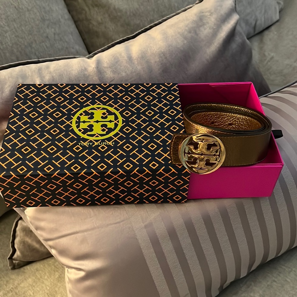 Tory Burch reversible gold belt with gold iconic buckle.